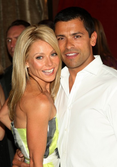 Kelly Ripa & Mark Consuelos To Produce Comedy For Abc 