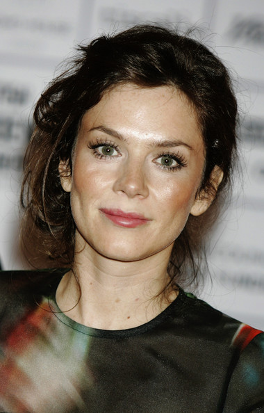 Anna Friel Signs onto UK Drama â€˜The Psychopath Next Doorâ€™ | mxdwn